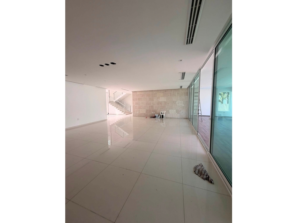 RESIDENCIA EN RENTA ANUAL SIN MUEBLES - 4