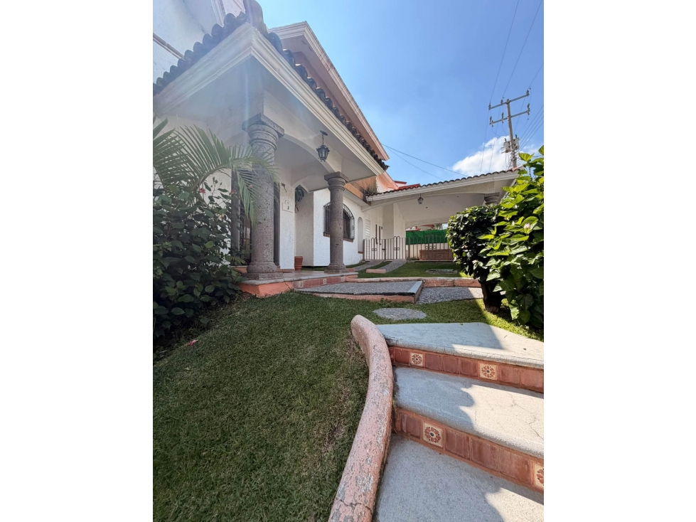 CASA EN VENTA CON GRAN JARDIN — foto 3