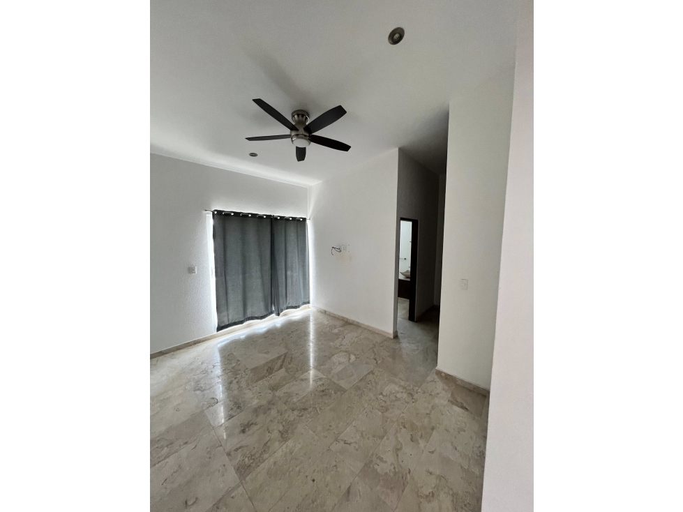 CASA CON ALBERCA A UNOS MINUTOS DEL CENTRO COMERCIAL - 5