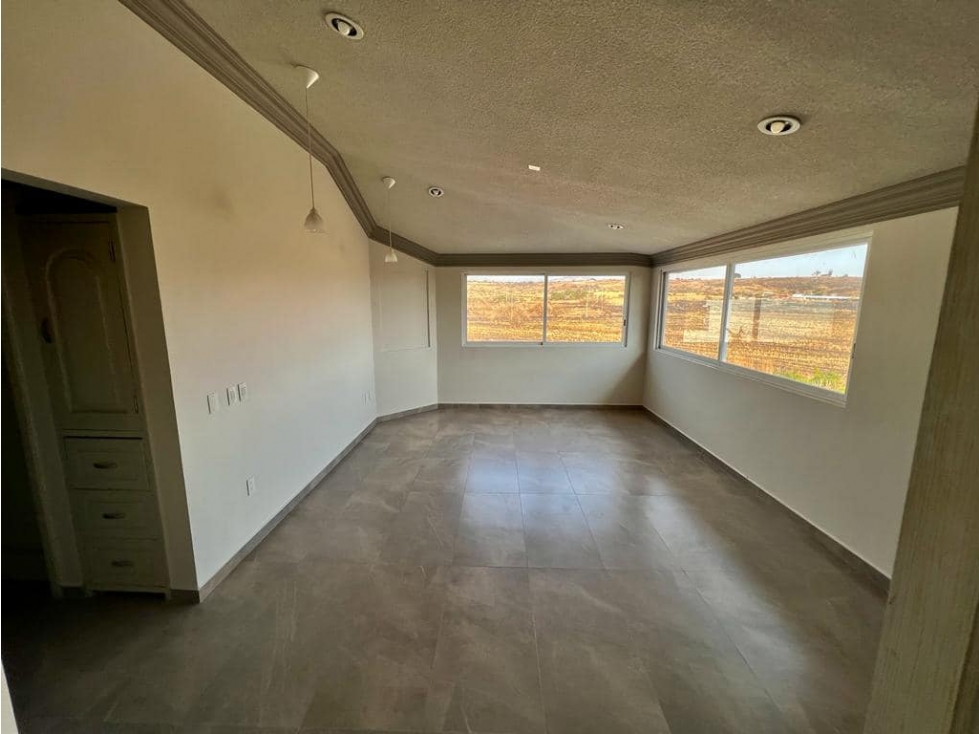 CASA CON AMPLIO JADIN EN LOMAS DE COCOYOC - 6