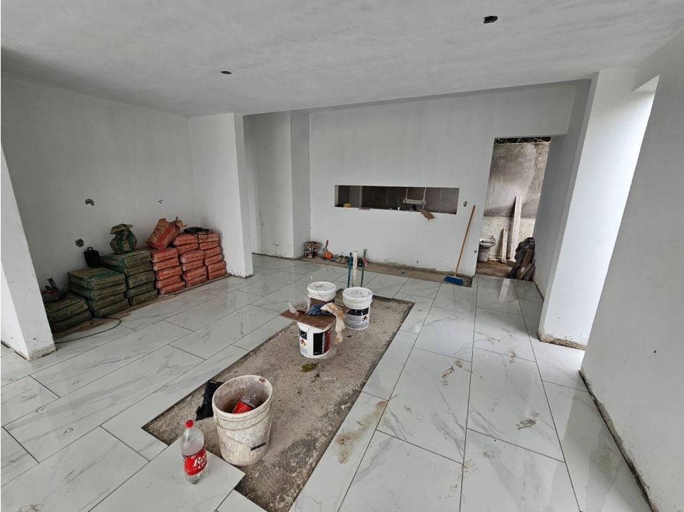 CASA NUEVA CON ALBERCA DE 8X4 - 5