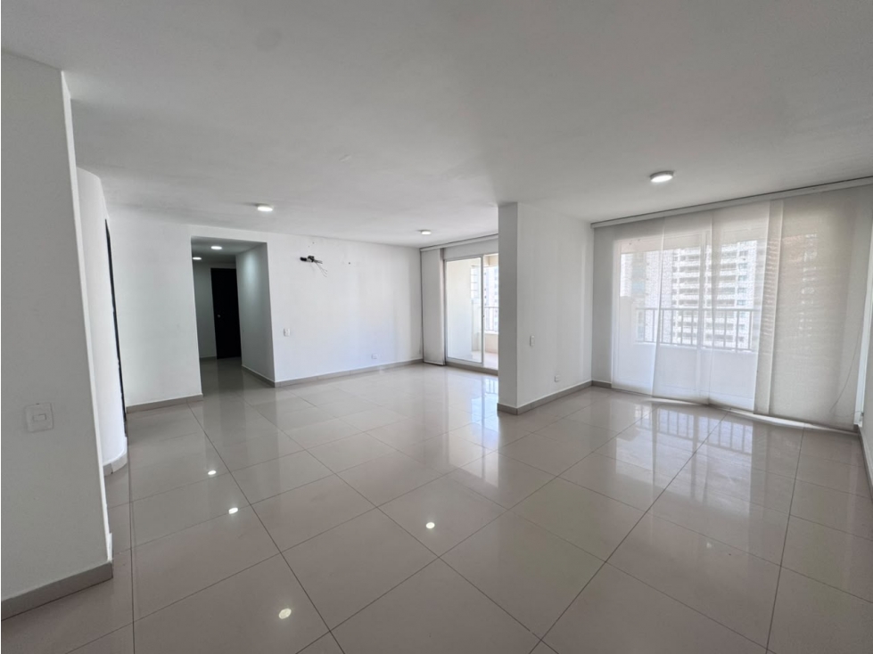 EXCLUSIVO APARTAMENTO EN ARRIENDO EN ALTOS DE RIOMAR BARRANQUILLA - 2