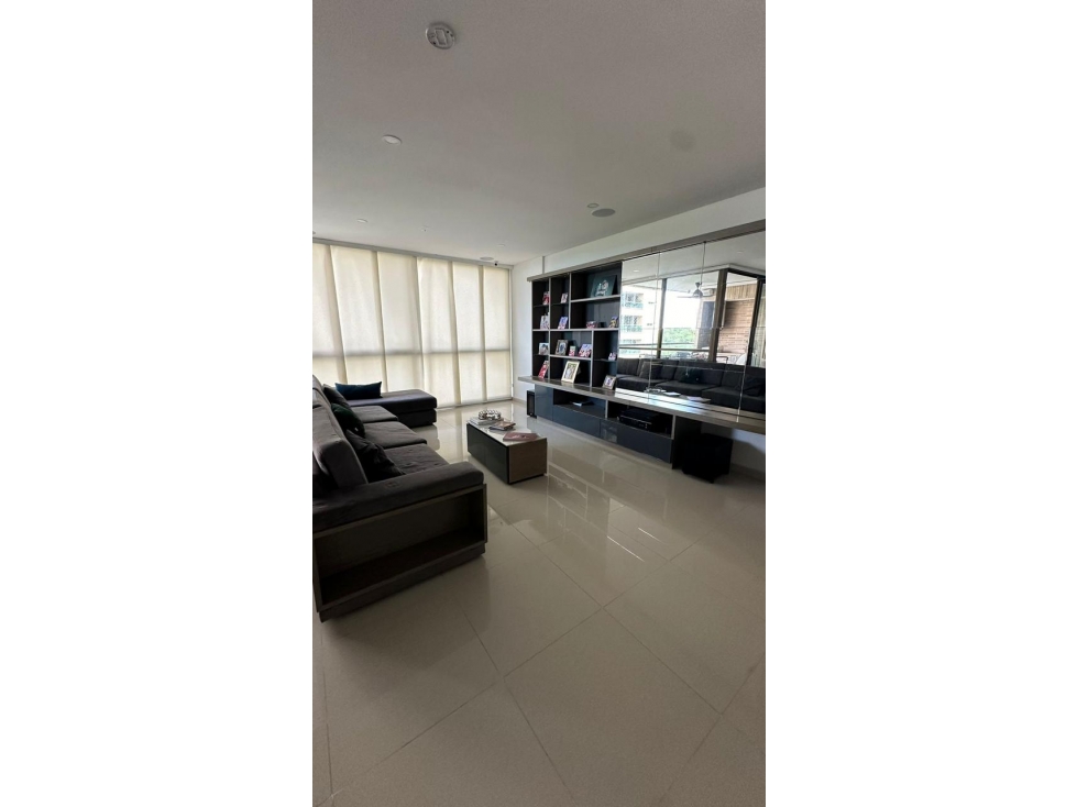 SE VENDE APARTAMENTO EN ZONA NORTE DE LA CIUDAD — foto 2