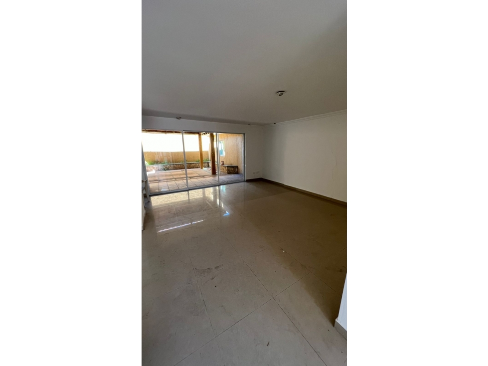 SE ARRIENDA CASA EN LA CASTELLANA