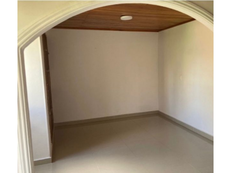 SE ARRIENDA APARTAMENTO DE OPORTUNIDAD ZONA NORTE — foto 3