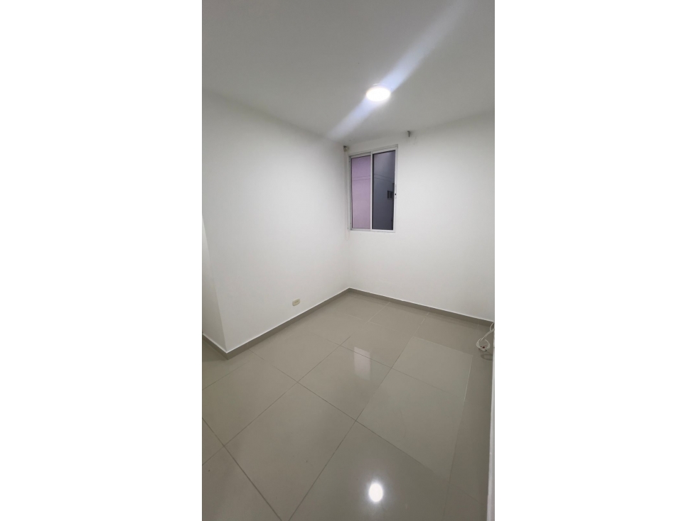 SE ARRIENDA APARTAMENTO DE OPORTUNIDAD EN MIRAMAR — foto 5