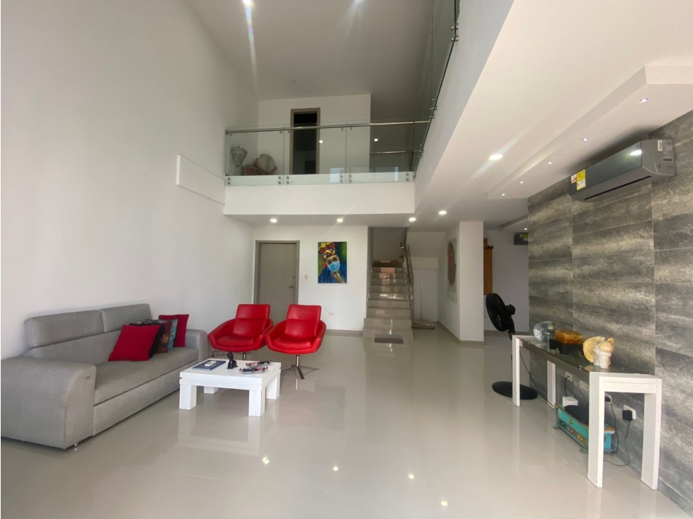 SE VENDE O ARRIENDA HERMOSO PENTHOUSE