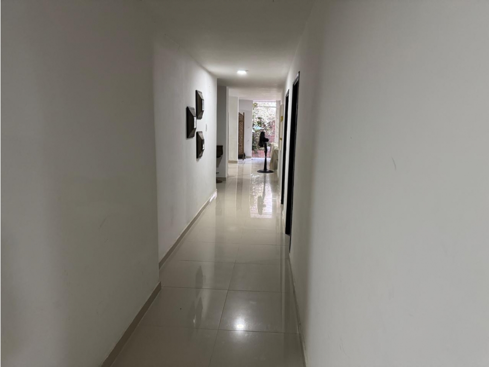 SE ARRIENDA CASA COMERCIAL EN EL BARRIO BETANIA — foto 3