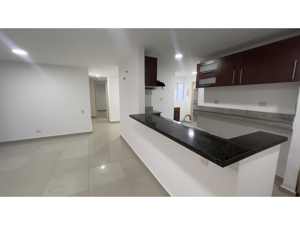 SE ARRIENDA APARTAMENTO DE OPORTUNIDAD EN MIRAMAR — foto 3