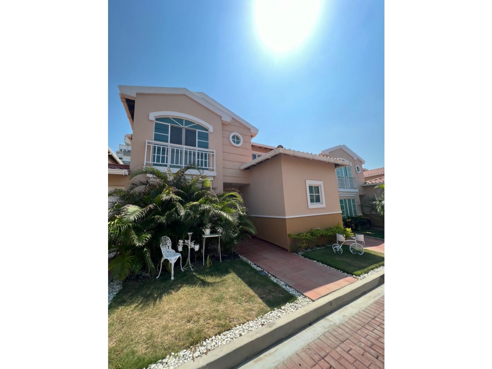 SE VENDE HERMOSA CASA DE OPORTUNIDAD Y RECIEN REMODELADA. LADO SOMBRA — foto 3
