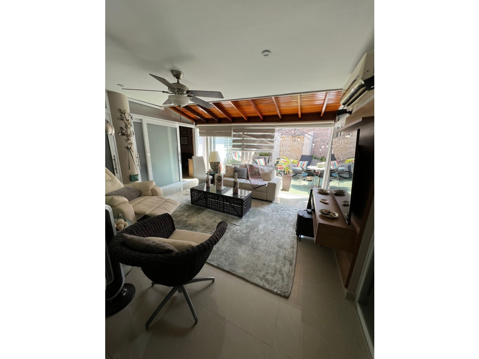 SE VENDE HERMOSA CASA DE OPORTUNIDAD Y RECIEN REMODELADA. LADO SOMBRA — foto 5
