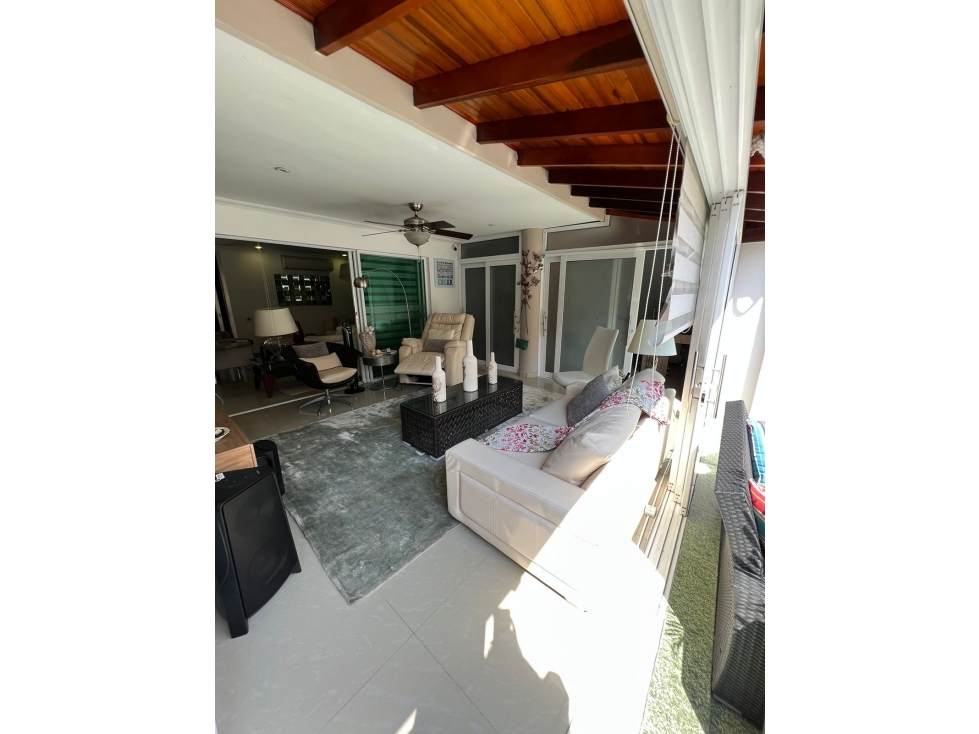 SE VENDE HERMOSA CASA DE OPORTUNIDAD Y RECIEN REMODELADA. LADO SOMBRA — foto 2