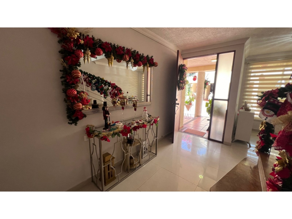 SE VENDE CASA EN LA CASTELLANA