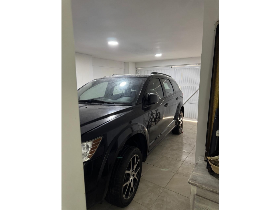 SE ARRIENDA CASA COMERCIAL EN EL BARRIO BETANIA