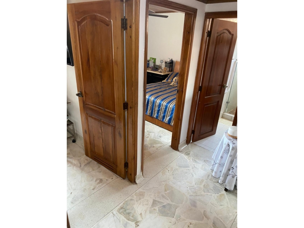SE VENDE AMPLIO APARTAMENTO AL NORTE LA CON EXCELENTE UBICACIÓN — foto 4