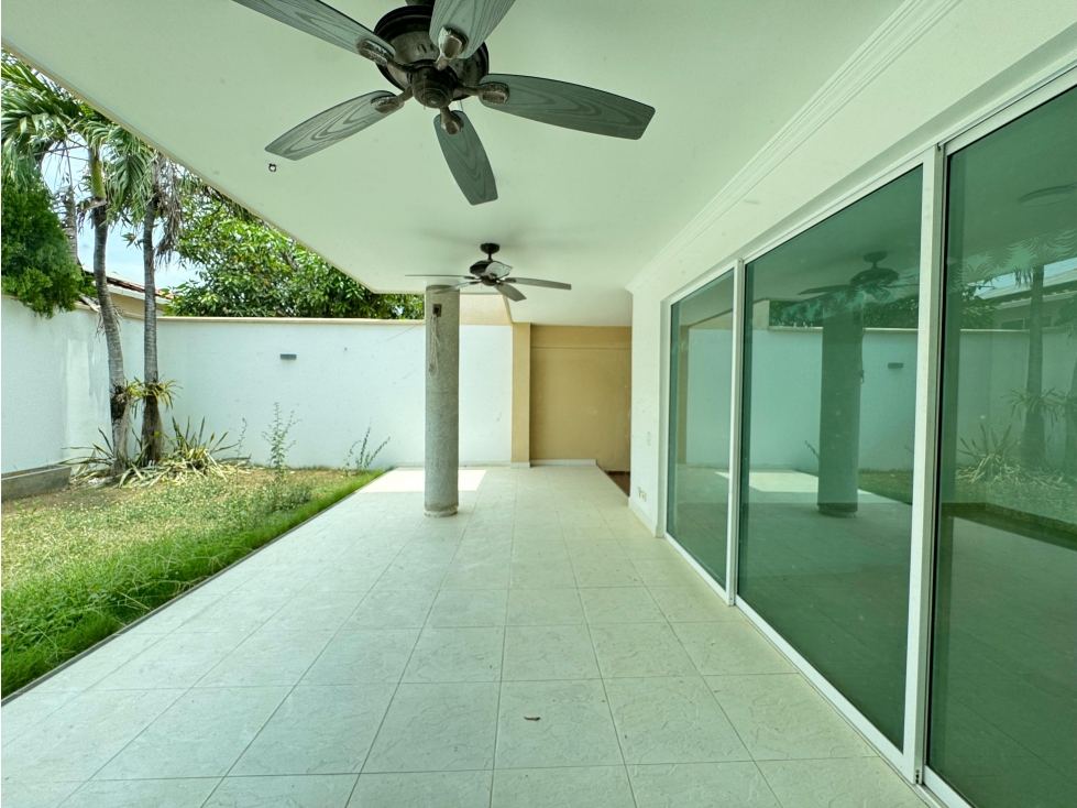 SE VENDE ESPECTACULAR CASA EN ZONA DE LA CASTELLANA BARRANQUILLA