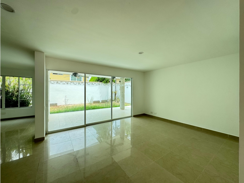 SE VENDE ESPECTACULAR CASA EN ZONA DE LA CASTELLANA BARRANQUILLA — foto 2