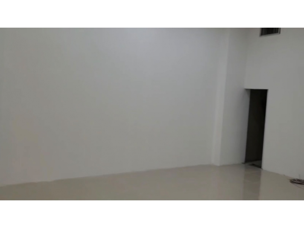 SE VENDE O ARRIENDA HERMOSO LOCAL EN CENTRO COMERCIAL CARNAVAL - 5