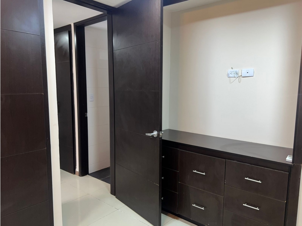 SE VENDE AMPLIO APARTAMENTO EN PRIMER PISO — foto 6
