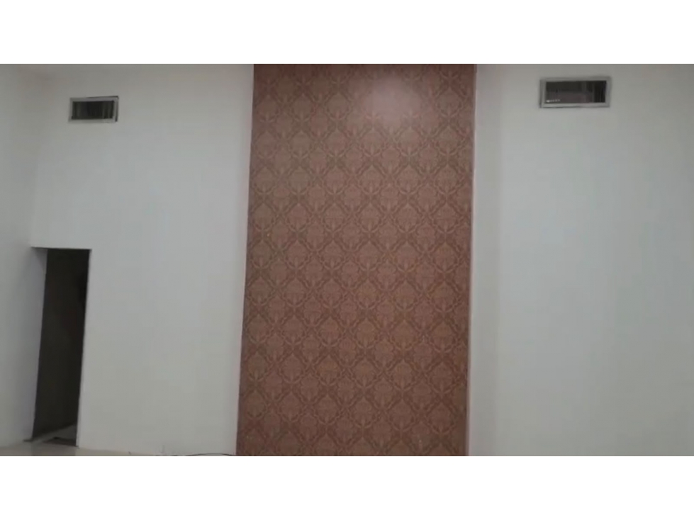 SE VENDE O ARRIENDA HERMOSO LOCAL EN CENTRO COMERCIAL CARNAVAL - 6