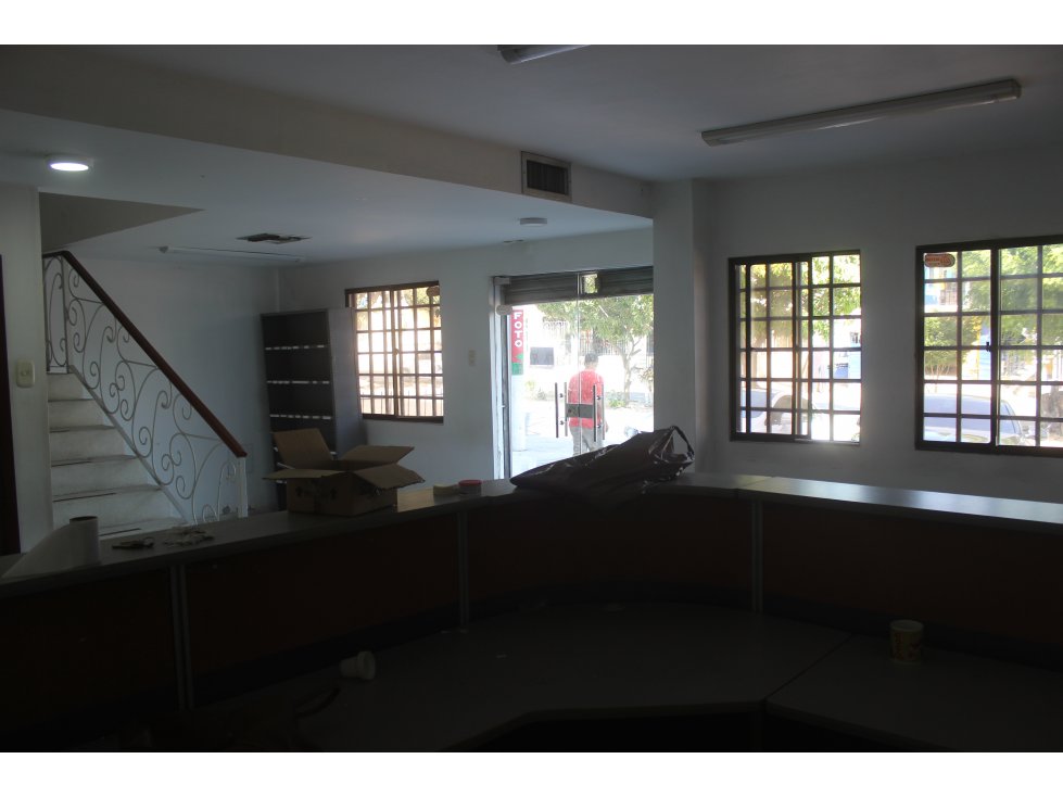 SE ARRIENDA CASA COMERCIAL EN LA MAGDALENA
