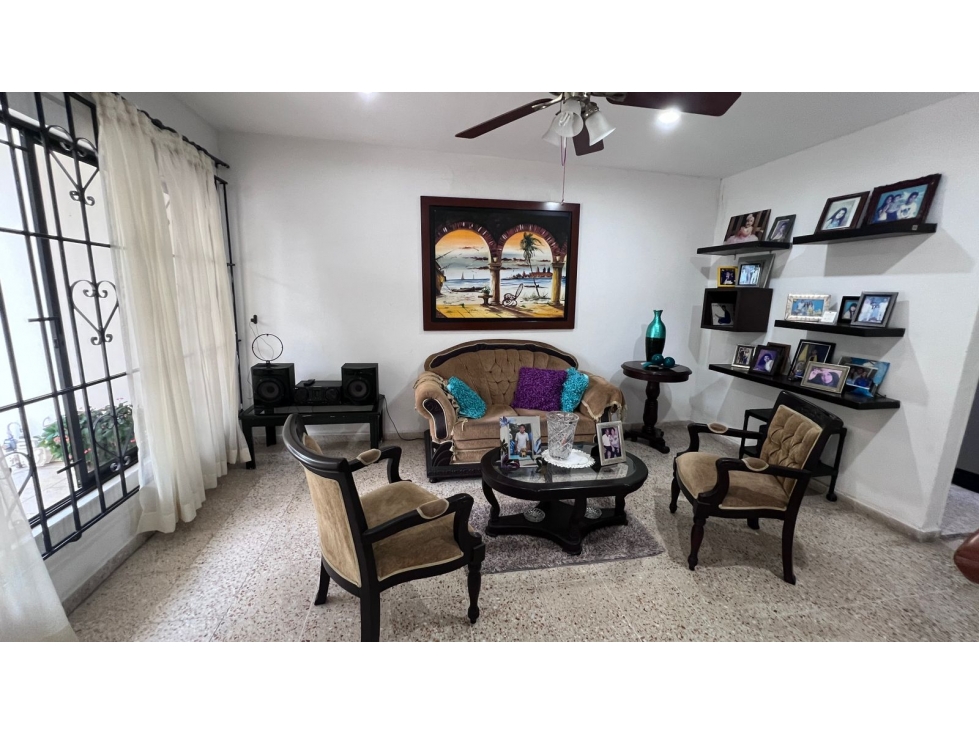 SE VENDE CASA EN BARRIO LOS NOGALES