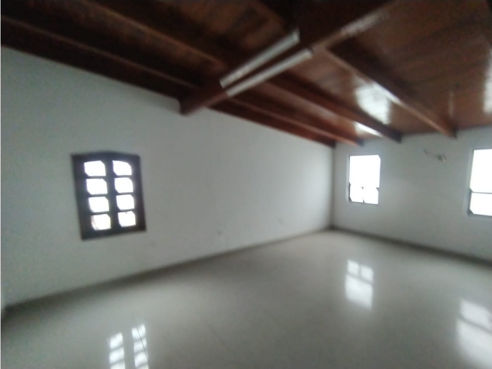 SE ARRIENDA LOCAL EN EL BARRIO ALTO PRADO — foto 3
