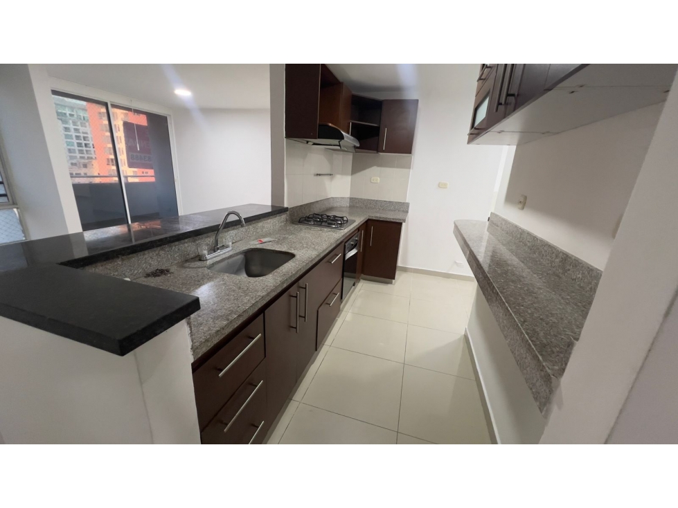 SE ARRIENDA APARTAMENTO DE OPORTUNIDAD EN MIRAMAR — foto 4