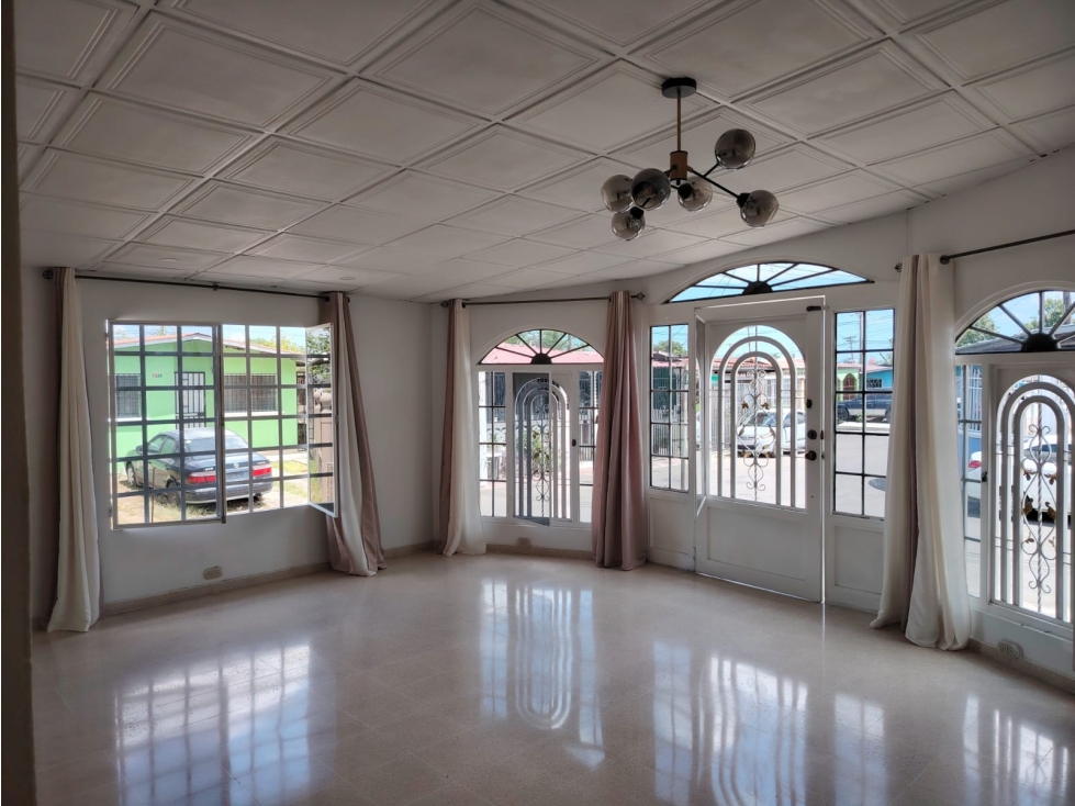 SE VENDE CASA EN VILLA BELEN. - 6