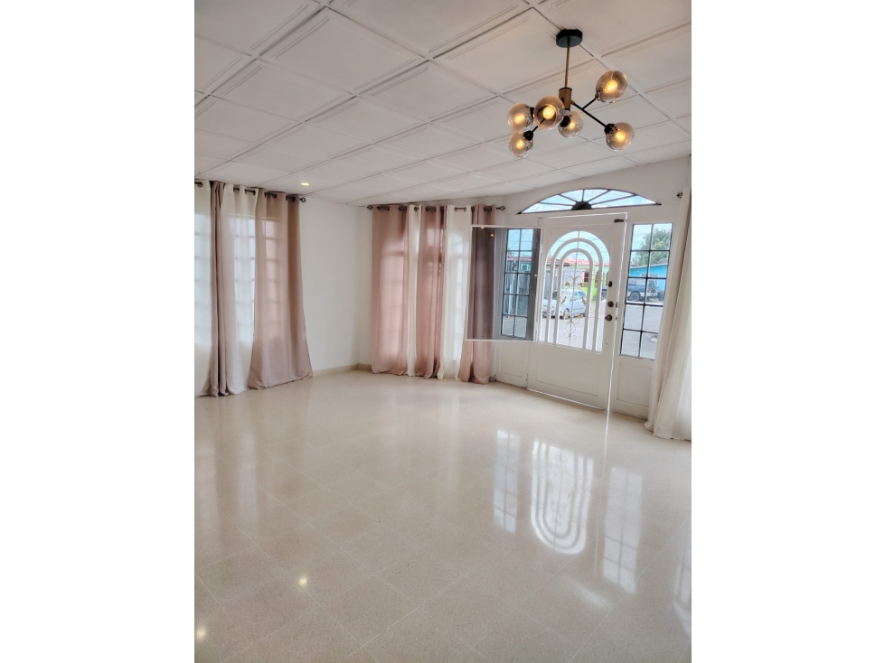 SE VENDE CASA EN VILLA BELEN. - 1