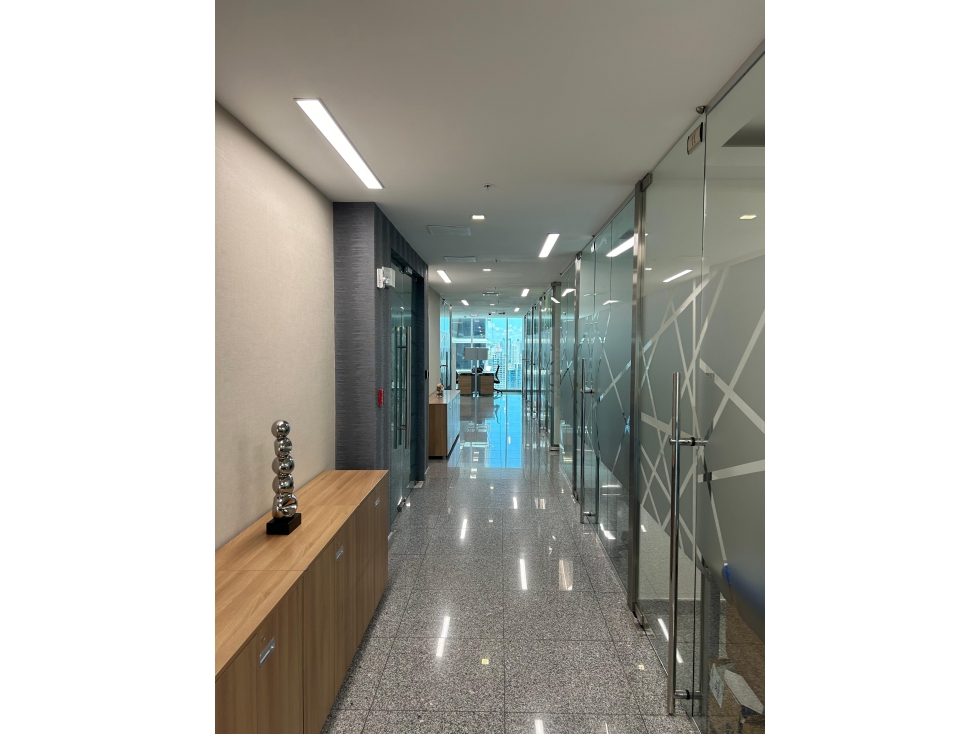 ALQUILER DE OFICINAS EN OBARRIO — foto 4