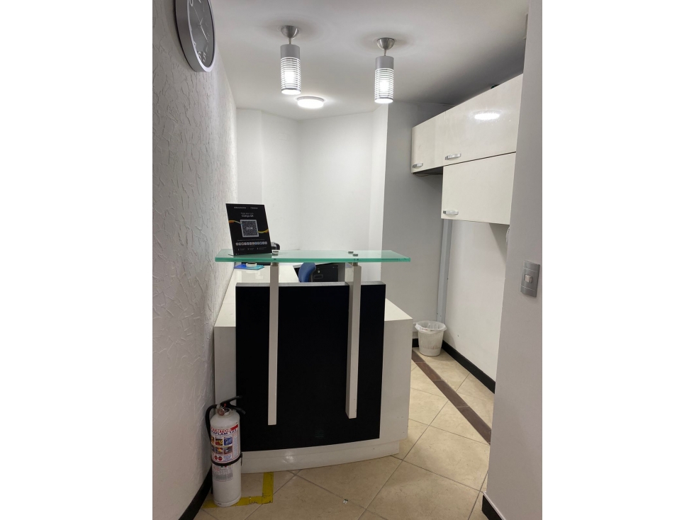 RENTO OFICINA ACONDICIONADA PARA COWORKING UNICENTRO — foto 3