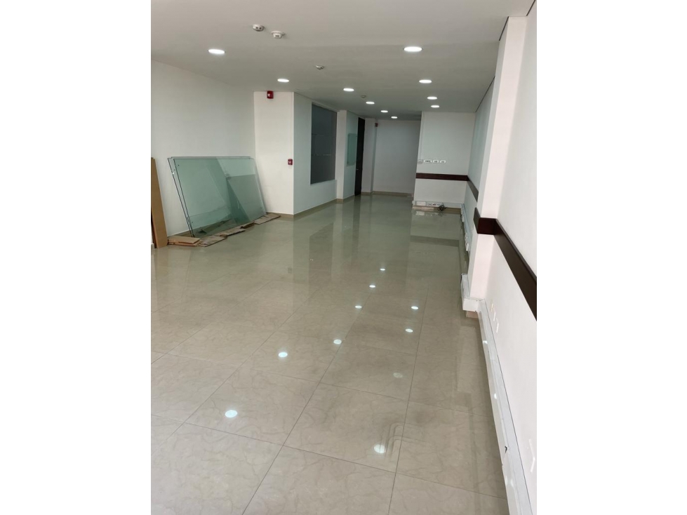 VENTA Y ARRIENDO 2 OFICINAS MODERNAS, DEPOSITO , EL NOGAL - 2