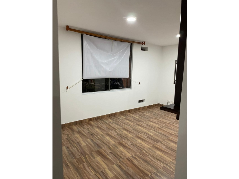 POR VIAJE SE VENDE URGENTE APTO EN EXCELENTE ESTADO-USME -BOGOTA