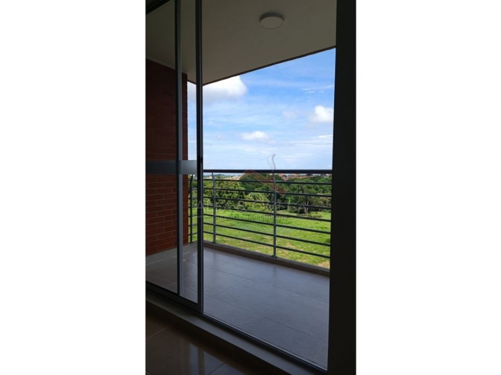 IBAGUE- VENTA DE APARTAMENTO NUEVO EXCELENTE PRECIO EN MALACA 1 - 1
