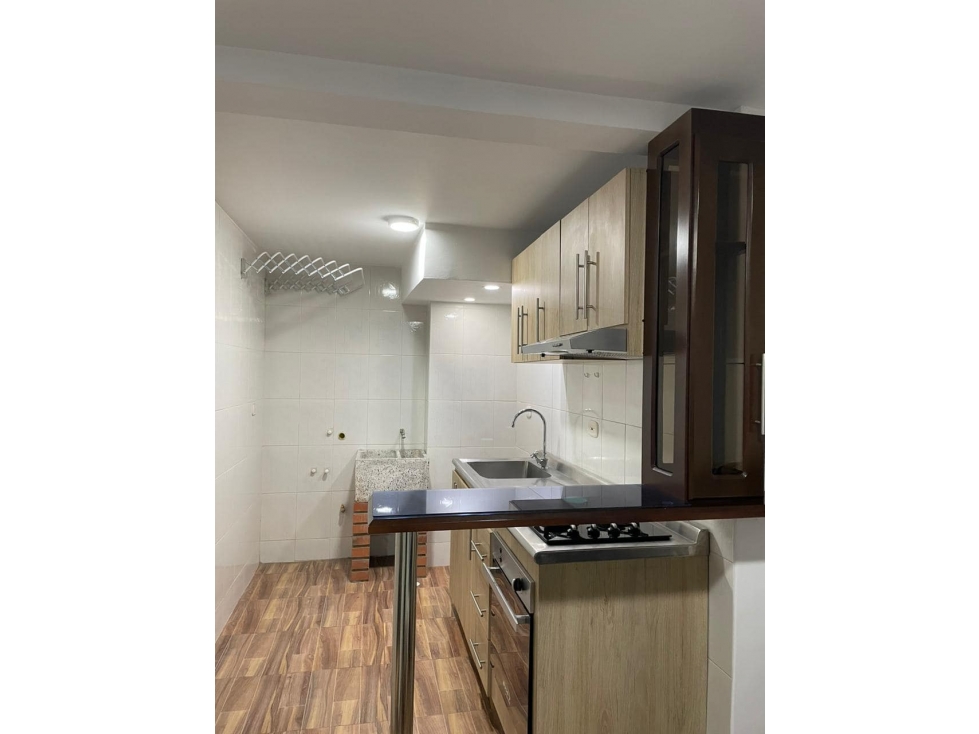 POR VIAJE SE VENDE URGENTE APTO EN EXCELENTE ESTADO-USME -BOGOTA — foto 2