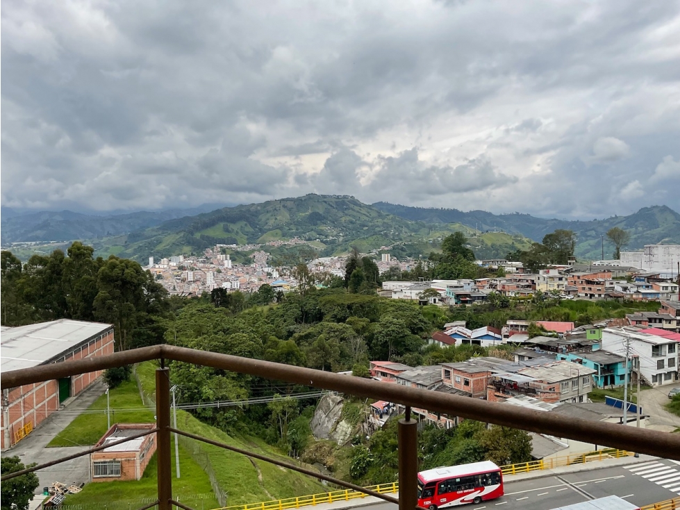 SE VENDE APARTAMENTO EN NOGALES, MANIZALES.