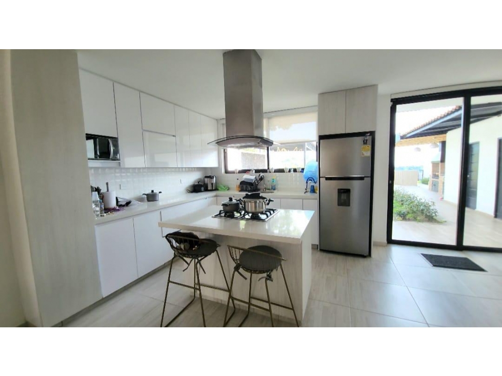 SE VENDE HERMOSA CASA CAMPESTRE SECTOR ARENILLO, MANIZALES. — foto 4