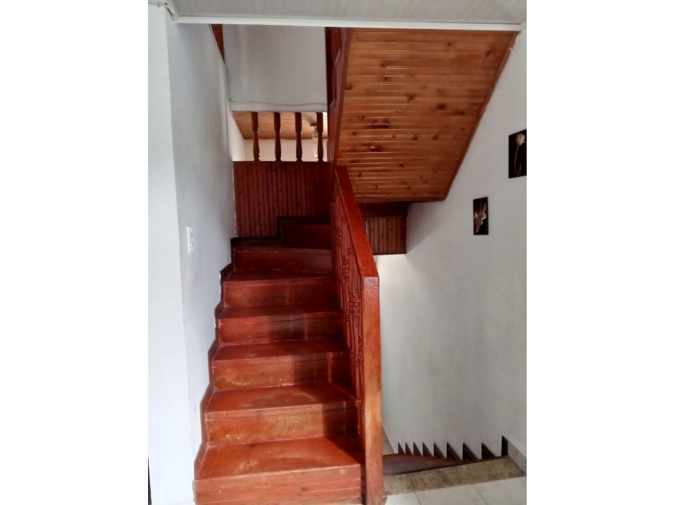 SE VENDE EXCELENTE CASA EN EL SECTOR DE CHIPRE, MANIZALES. — foto 4