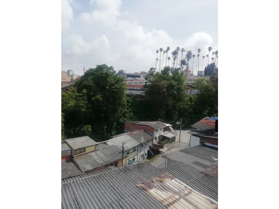 SE VENDE CASA CON RENTA EN EL BARRIO COLOMBIA, MANIZALES. — foto 2