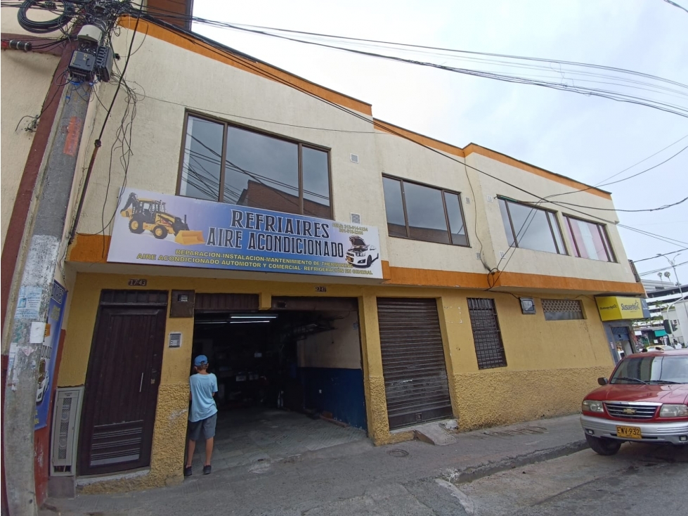 SE VENDE CASA EN LA AV. DEL CENTRO, MANIZALES. — foto 2