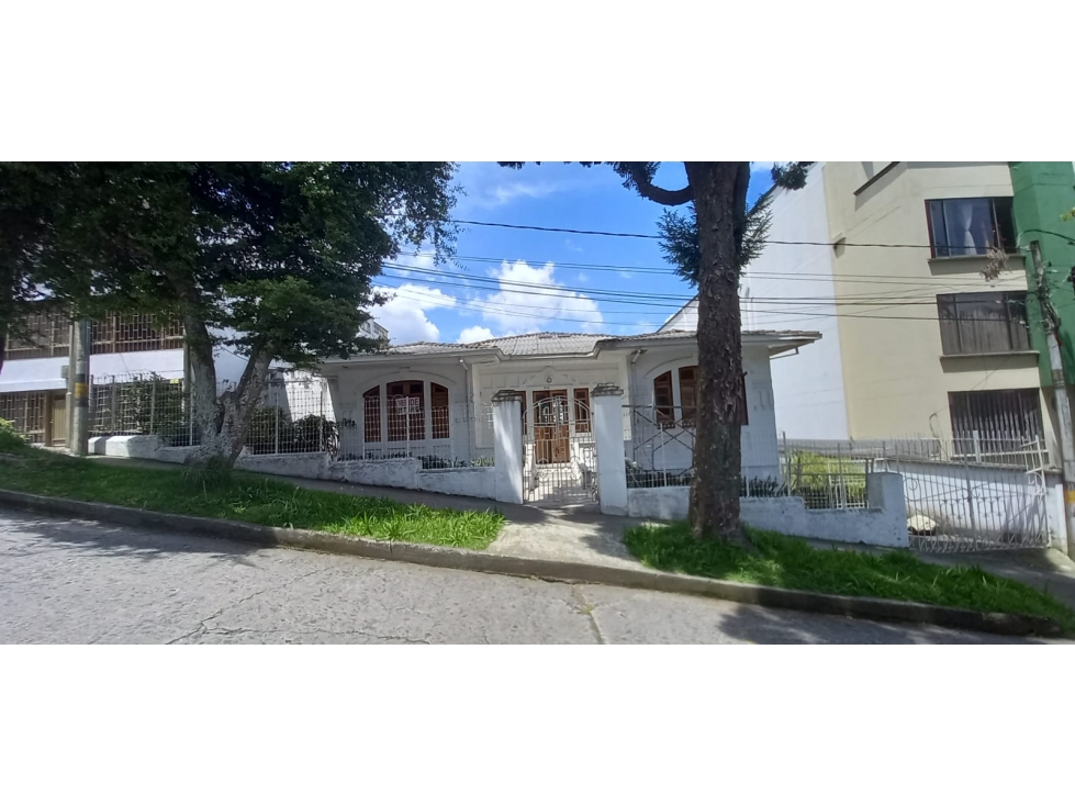 SE VENDE CASALOTE PARA PROYECTO EN VERSALLES, MANIZALES.