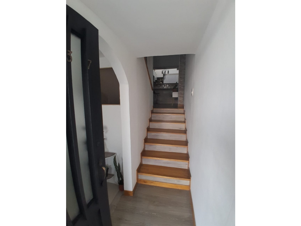 SE VENDE CASA AMPLIA CON RENTAS EN COLSEGUROS ALTA SUIZA, MANIZALES. — foto 3