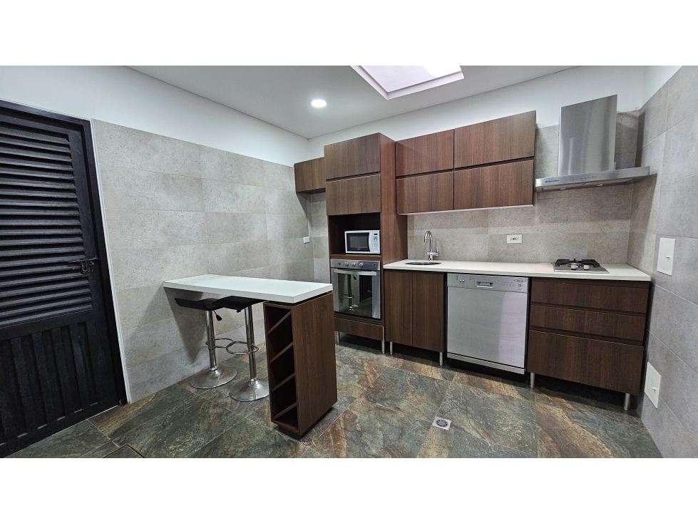 ARRIENDO EDIFICIO DE OFICINAS EN ZONA URBANA DE CHIA (IC) - 3