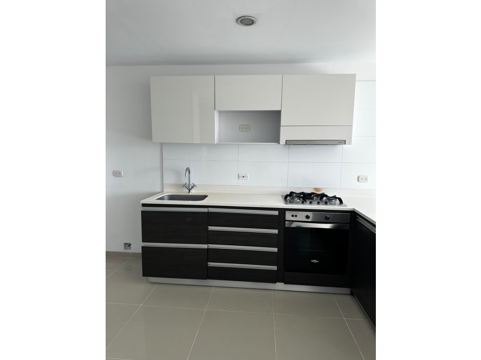 ARRIENDO APARTAMENTO ALTOS DE LA CAROLINA IBAGUE — foto 4