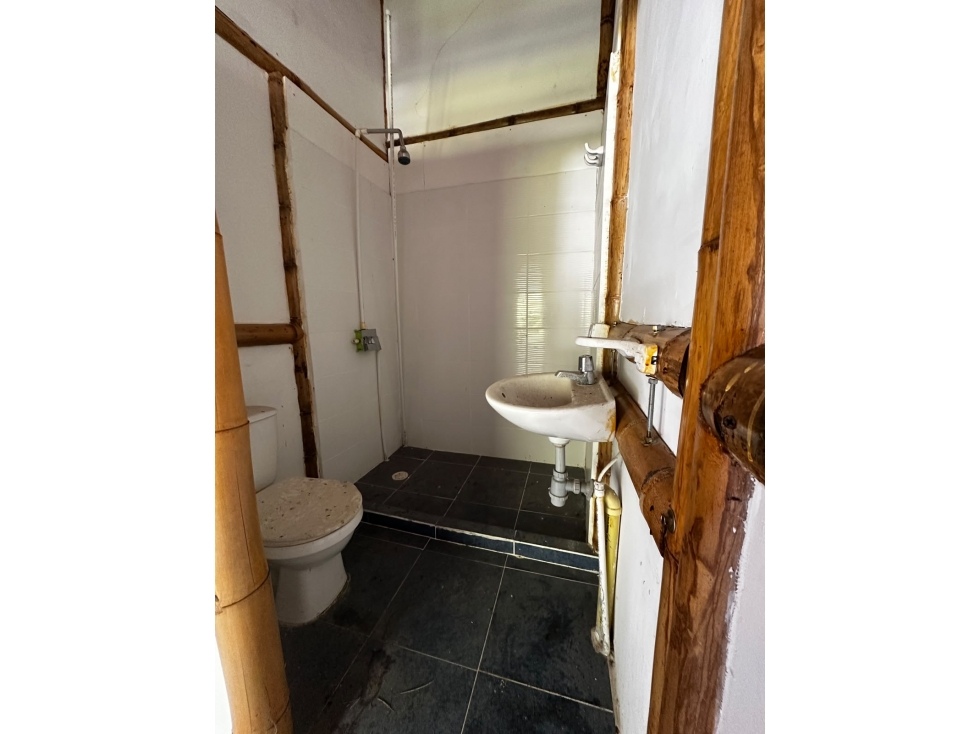 ARRIENDO CASA COMERCIAL PASTALES - 6
