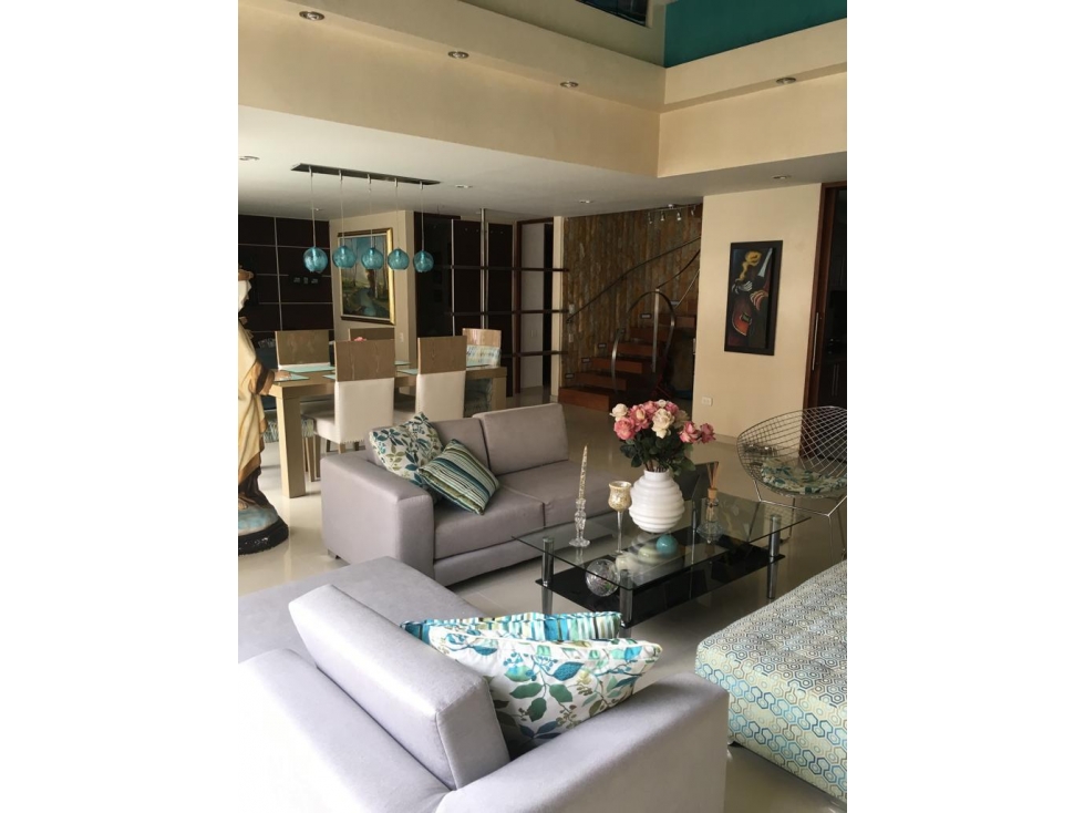se vende hermoso pent house cabecera