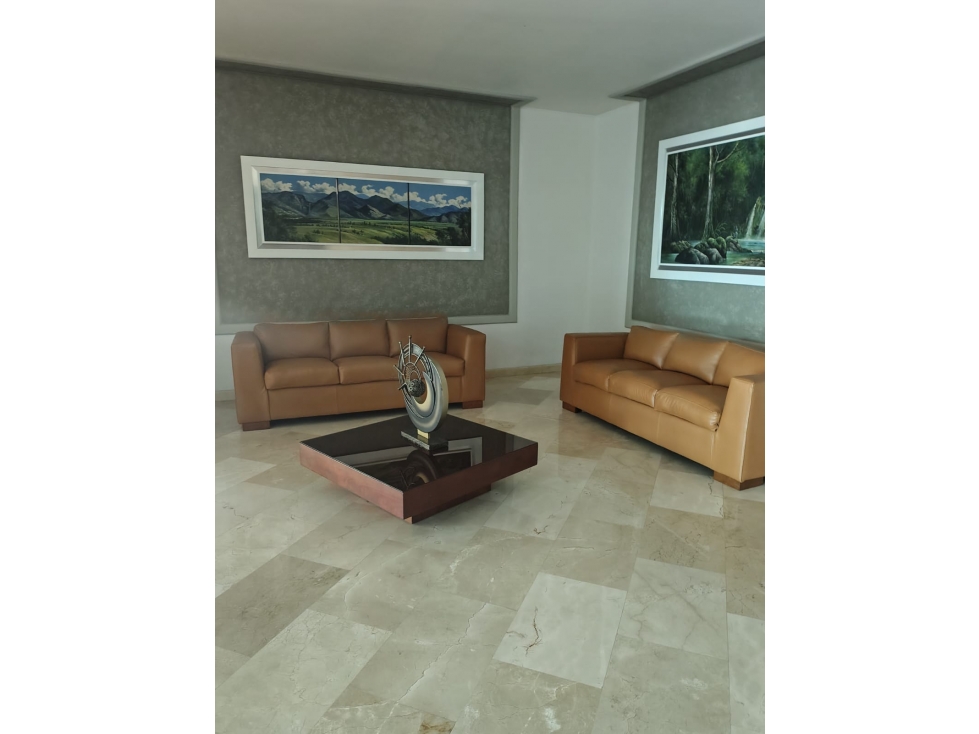 SE VENDE HERMOSO APTO CABECERA