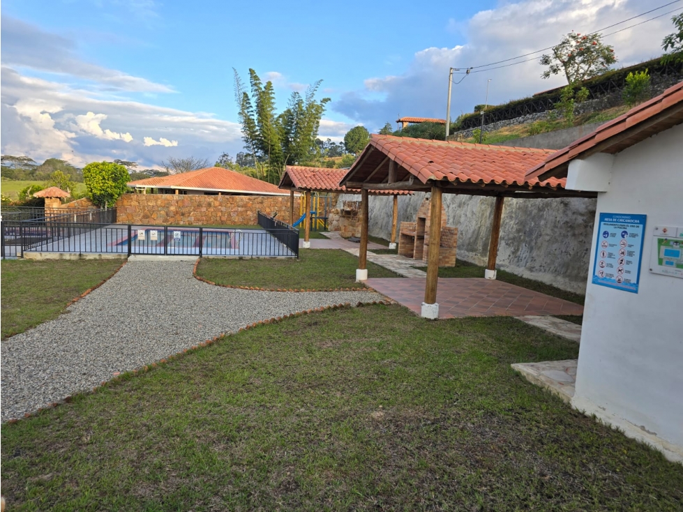 OPORTUNIDAD DE COMPRA MESA DE LOS SANTOS - 2