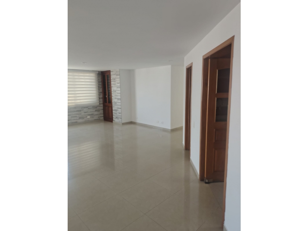 SE VENDE HERMOSO APTO CABECERA — foto 3